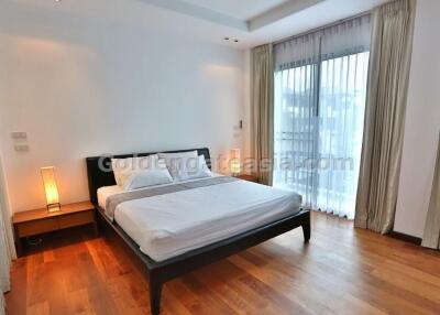 3-Bedrooms plus Study Single House in secure Compound with private pool - Sukhumvit soi 49