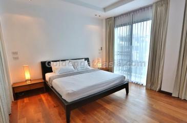 3-Bedrooms plus Study Single House in secure Compound with private pool - Sukhumvit soi 49