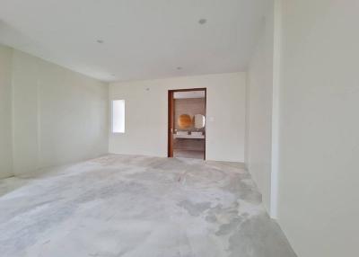 For Sale and Rent Bangkok Home Office Nak Niwat Lad Phrao