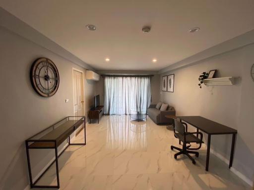 2 bed Condo in Brighton Place Huai Khwang District C020360