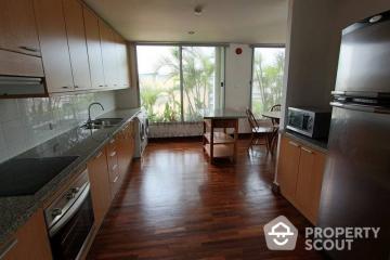 3-BR Apt. near BTS Surasak (ID 513063)