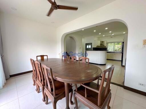 5 Bedrooms House in St James Park East Pattaya H006136