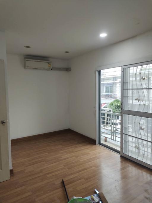 Townhome for rent, Pruksa Town Next Village, On Nut - Rama 9