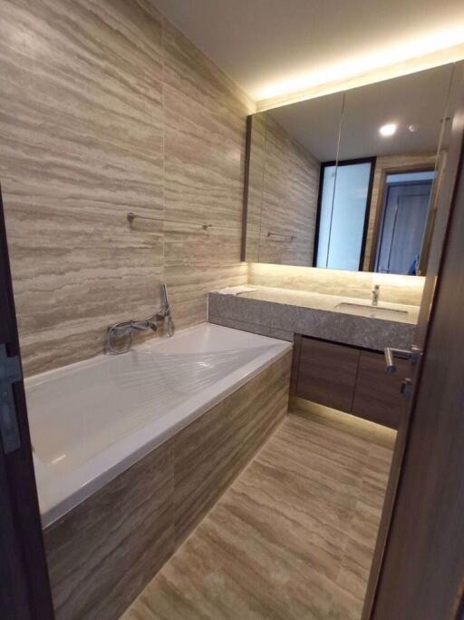 2 bed Condo in Celes Asoke Khlong Toei Nuea Sub District C015147