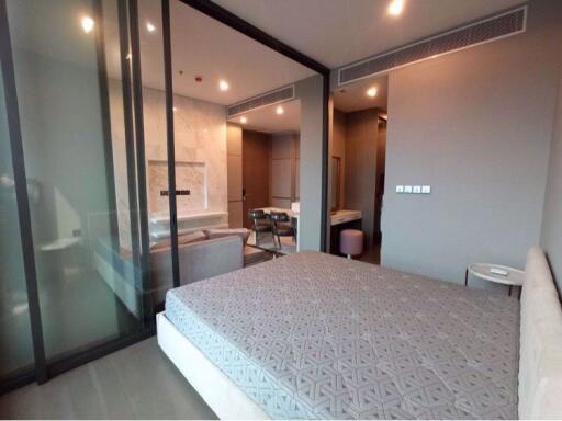 1 bed Condo in The Esse at Singha Complex Khlong Toei Nuea Sub District C015146