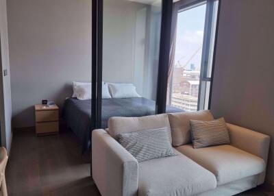 1 bed Condo in The Esse at Singha Complex Khlong Toei Nuea Sub District C015136