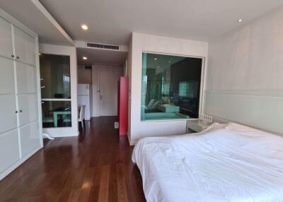 Studio bed Condo in The Address Chidlom Lumphini Sub District C015135