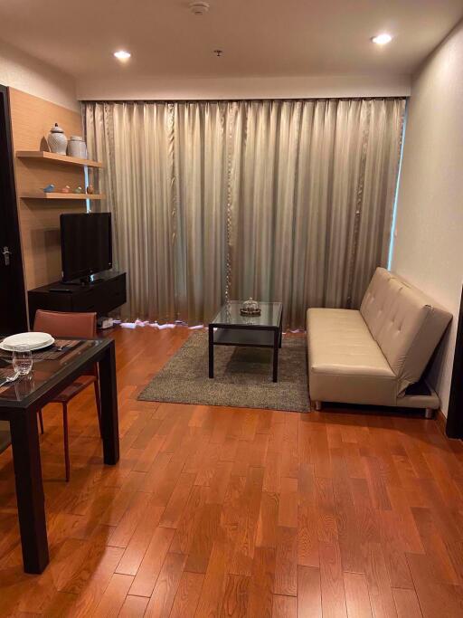 2 bed Condo in The Address Chidlom Lumphini Sub District C015125