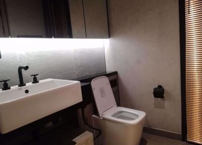 2 bed Condo in The Lofts Asoke Khlong Toei Nuea Sub District C015120