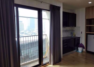 1 bed Condo in Noble Revent Ratchathewi District C015102