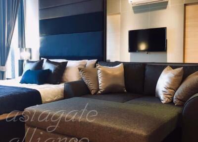 Studio bed Condo in Park Origin Phromphong Khlongtan Sub District C015074