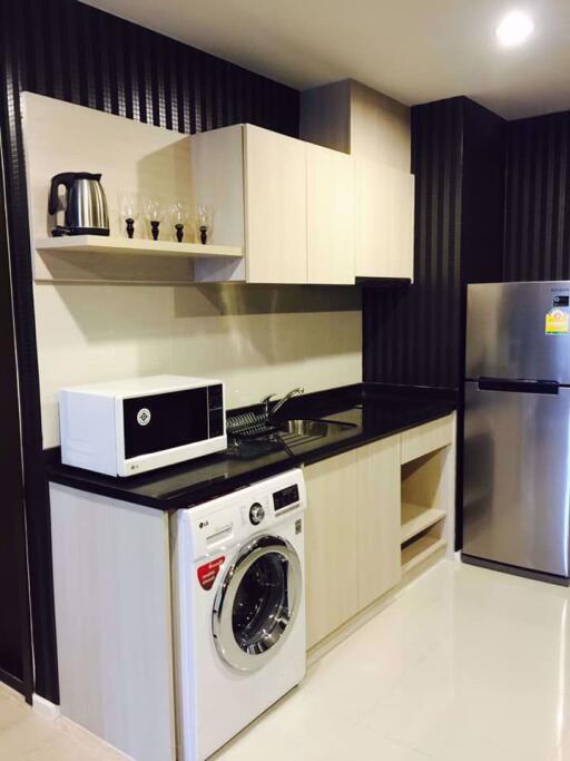 2 bed Condo in Rhythm Sathorn - Narathiwas Thungmahamek Sub District C015059