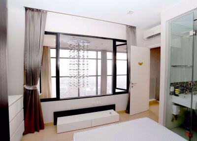 3 bed Condo in Urbano Absolute Sathon-Taksin Khlong Ton Sai Sub District C015043