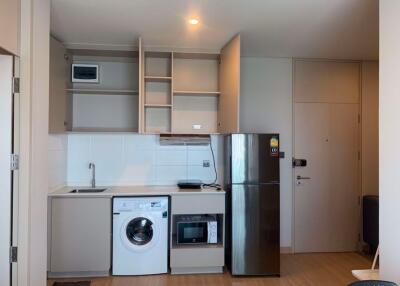 2 bed Condo in Lumpini Suite Phetchaburi-Makkasan Makkasan Sub District C015042