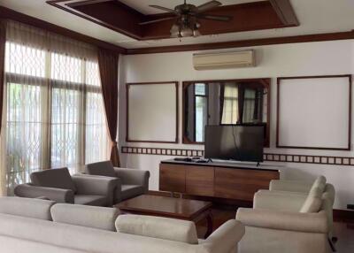 3 bed House Khlong Tan Nuea Sub District H015040