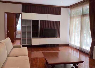 3 bed House Khlong Tan Nuea Sub District H015040