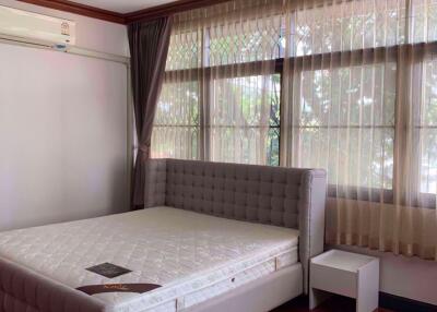 3 bed House Khlong Tan Nuea Sub District H015040