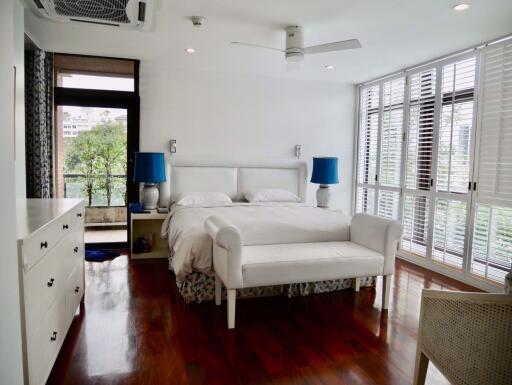 3 bed Condo in Baan Ananda Khlong Tan Nuea Sub District C015034