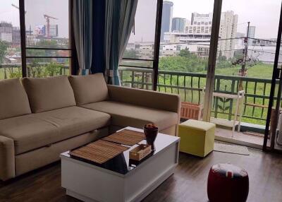 2 bed Condo in The Parkland Bangna Condominium Bang Na Sub District C015019