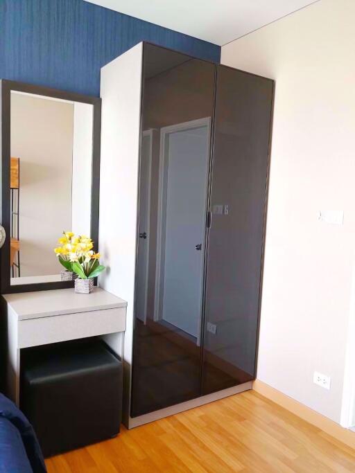 2 bed Condo in Lumpini Place Ratchada-Sathu Chong Nonsi Sub District C015001