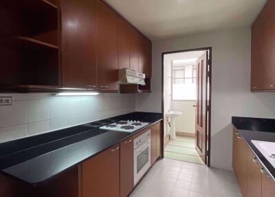 2 bed Condo in Suan Phinit Place Sathon District C014988