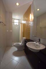 3 bed Condo in CitiSmart Sukhumvit 18 Khlongtoei Sub District C014987