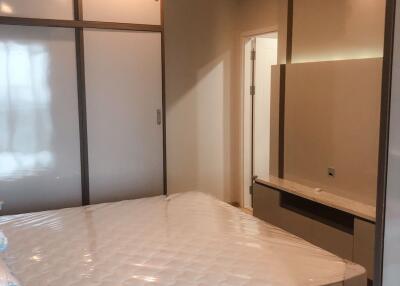 2 bed Condo in Hive Taksin Khlong Ton Sai Sub District C014980