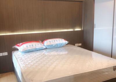 2 bed Condo in Hive Taksin Khlong Ton Sai Sub District C014980