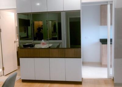 2 bed Condo in Hive Taksin Khlong Ton Sai Sub District C014980