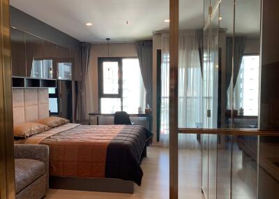 Studio bed Condo in Life One Wireless Lumphini Sub District C014974