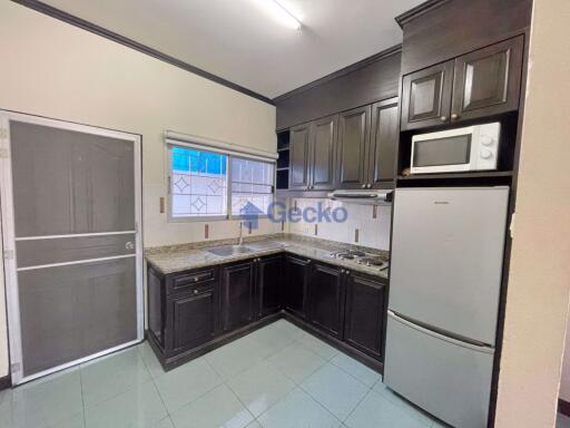 2 Bedrooms House in Eakmongkol 4 East Pattaya H009109