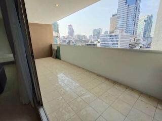 2 bed Condo in Silom Condominuim Bang Rak District C014960