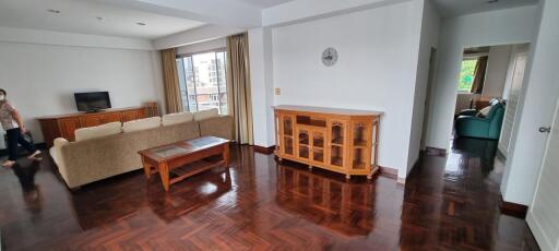 3 bedrooms 2 bathrooms size 165 sqm. Sriwattana Apartment for Rent 50000THB