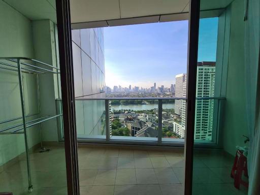 3 bed Condo in Millennium Residence Khlongtoei Sub District C014945