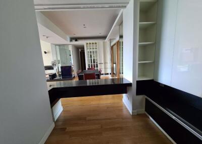 3 bed Condo in Millennium Residence Khlongtoei Sub District C014945