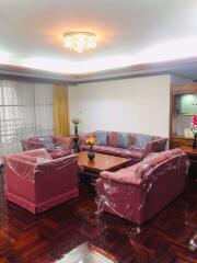 3 bed Condo in Rishi Court Khlong Toei Nuea Sub District C014916