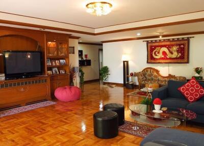 4 bed Condo in GM Mansion Khlongtan Sub District C014896