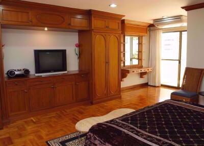 4 bed Condo in GM Mansion Khlongtan Sub District C014896