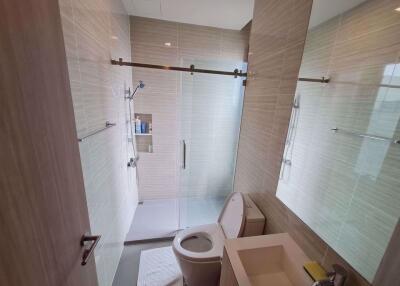 2 ห้องนอน, 2 ห้องน้ำ คอนโด ราคา ฿ 30,000/เดือน