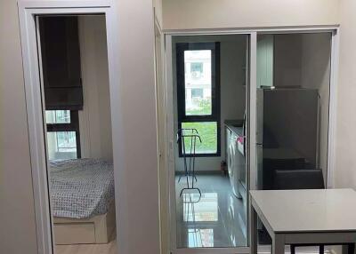 1 bed Condo in Centric Ratchada - Huai Khwang Samsennok Sub District C014866