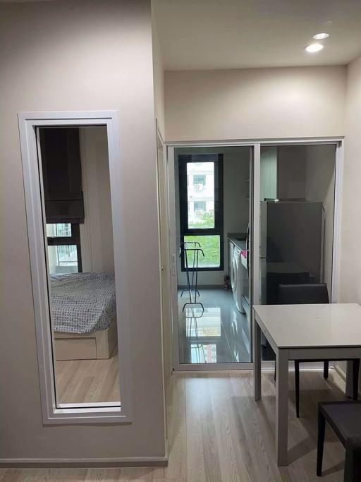 1 bed Condo in Centric Ratchada - Huai Khwang Samsennok Sub District C014866