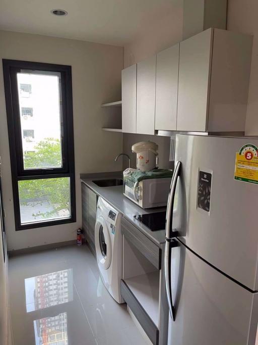 1 bed Condo in Centric Ratchada - Huai Khwang Samsennok Sub District C014866