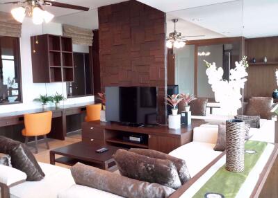 2 bed Condo in Baan Sathorn Chaopraya Khlong Ton Sai Sub District C014850