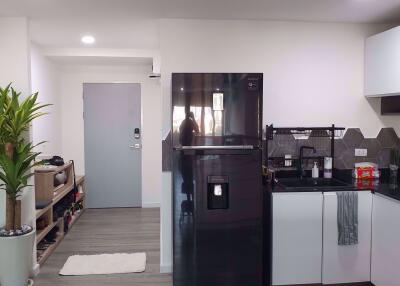 2 bed Condo in Royal Nine Residence Huai Khwang District C014846