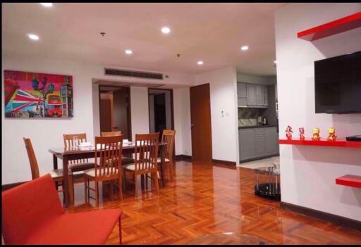 2 bed Condo in Baan Suanpetch Khlong Toei Nuea Sub District C014840