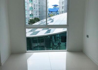 Unfurnished City Center Condo for Sale