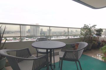 3 bed Condo in Watermark Chaophraya Khlong Ton Sai Sub District C014811