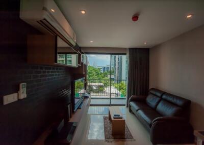 1 bed Condo in Socio Reference 61 Khlong Tan Nuea Sub District C014787