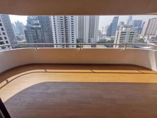 3 bed Condo in Tower Park Khlong Toei Nuea Sub District C014774