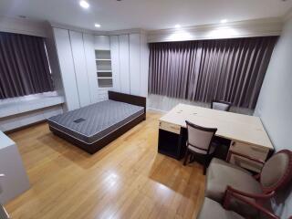 3 bed Condo in Tower Park Khlong Toei Nuea Sub District C014774